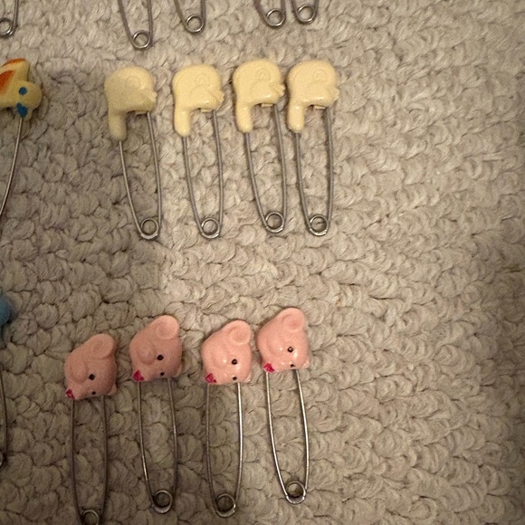 Vintage Colorful Animal diaper Pins for Kids - Picture 4 of 7